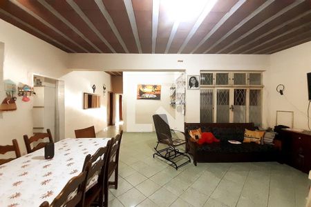 Casa à venda com 400m², 6 quartos e 2 vagas Casa à venda com 400m², 6 quartos e 2 vagasCopa