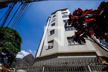 Apartamento à venda com 80m², 2 quartos e 1 vagaFachada