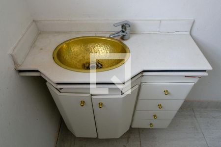 Casa à venda com 242m², 2 quartos e 1 vagaBanheiro