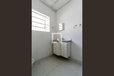Casa à venda com 242m², 2 quartos e 1 vagaBanheiro