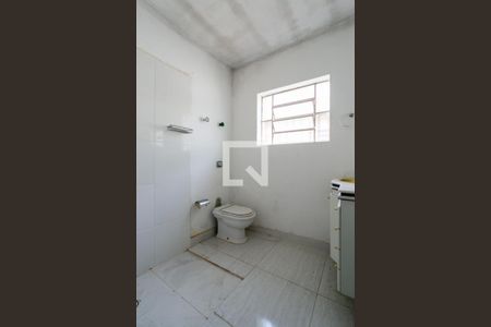 Casa à venda com 242m², 2 quartos e 1 vagaBanheiro