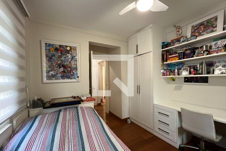 Apartamento à venda com 215m², 4 quartos e 3 vagasSuíte 2