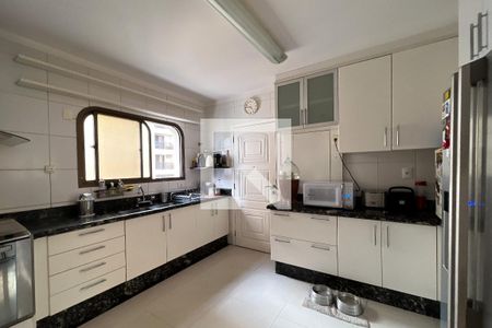 Apartamento à venda com 215m², 4 quartos e 3 vagasCozinha