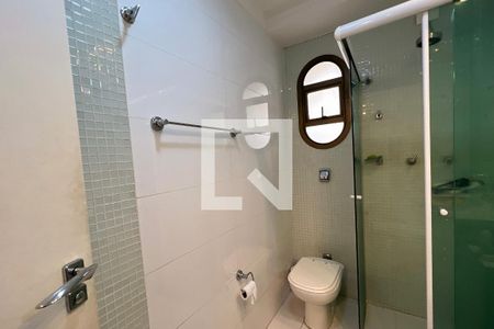 Apartamento à venda com 215m², 4 quartos e 3 vagasBanheiro da Suíte 1