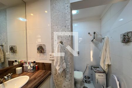 Apartamento à venda com 215m², 4 quartos e 3 vagasBanheiro da Suíte 3