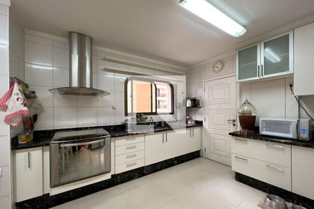 Apartamento à venda com 215m², 4 quartos e 3 vagasCozinha