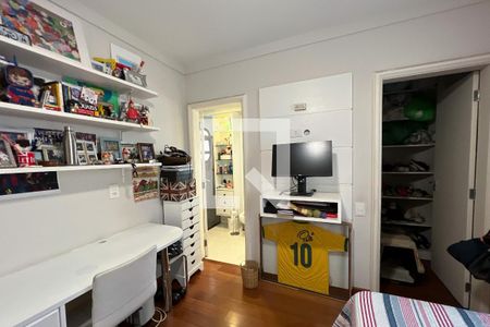 Apartamento à venda com 215m², 4 quartos e 3 vagasSuíte 2
