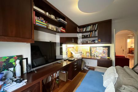 Apartamento à venda com 215m², 4 quartos e 3 vagasQuarto 