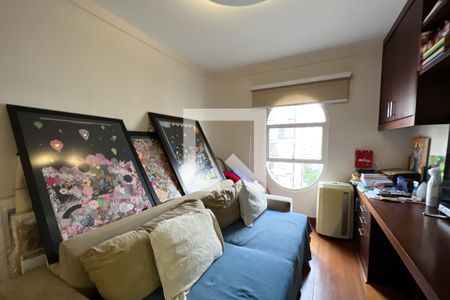 Apartamento à venda com 215m², 4 quartos e 3 vagasQuarto