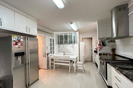 Apartamento à venda com 215m², 4 quartos e 3 vagasCozinha