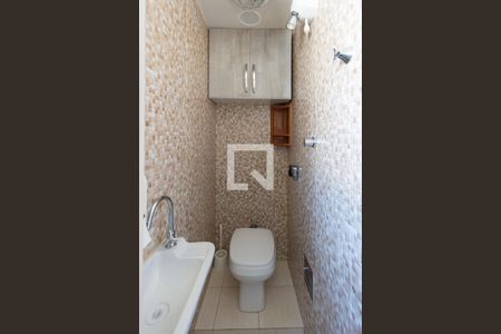 Apartamento à venda com 70m², 2 quartos e 1 vagaBanheiro de Serviço