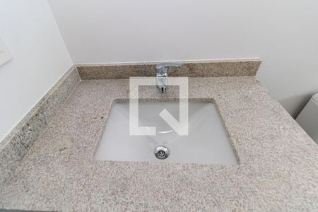 Banheiro da Suíte de apartamento à venda com 3 quartos, 66m² em Jardim Lindóia, Porto Alegre