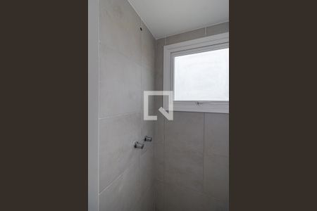 Banheiro da Suíte de apartamento à venda com 3 quartos, 66m² em Jardim Lindóia, Porto Alegre