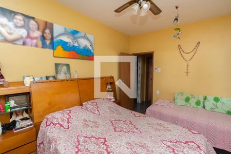 Casa à venda com 340m², 5 quartos e 3 vagasSuíte 1