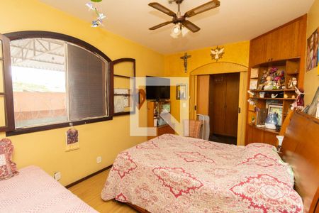 Casa à venda com 340m², 5 quartos e 3 vagasSuíte 1