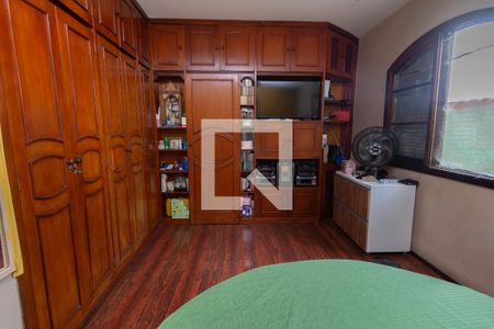 Casa à venda com 340m², 5 quartos e 3 vagasSuíte 2