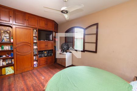 Casa à venda com 340m², 5 quartos e 3 vagasSuíte 2