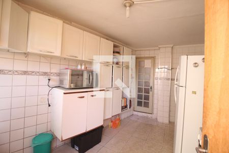 Casa à venda com 330m², 5 quartos e 3 vagasCozinha