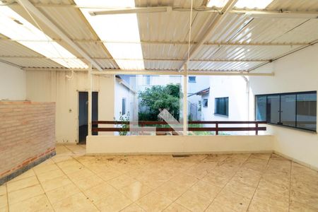 Casa à venda com 150m², 3 quartos e 5 vagasVaranda