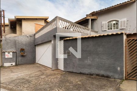 Casa à venda com 260m², 3 quartos e 2 vagasFachada