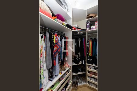 Casa à venda com 260m², 3 quartos e 2 vagasCloset da suíte