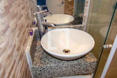 Apartamento à venda com 82m², 2 quartos e sem vagaBanheiro Social