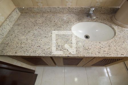 Casa à venda com 165m², 3 quartos e 2 vagasBanheiro Suite 1