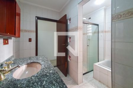 Casa à venda com 98m², 3 quartos e 1 vagaBanheiro