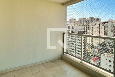 Varanda de kitnet/studio para alugar com 1 quarto, 40m² em Indianópolis, São Paulo