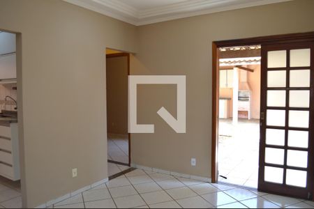 Sala de casa para alugar com 2 quartos, 110m² em Vila Trinta E Um de Março, Campinas