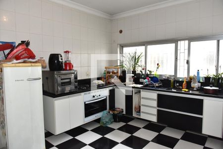 Casa para alugar com 371m², 3 quartos e 8 vagasCozinha