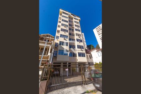 Apartamento para alugar com 65m², 2 quartos e 1 vaga Apartamento para alugar com 65m², 2 quartos e 1 vagaFachada