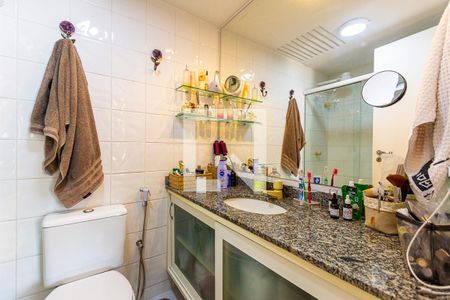 Apartamento à venda com 109m², 3 quartos e 1 vaga Apartamento à venda com 109m², 3 quartos e 1 vagaBanheiro da Suíte