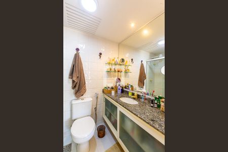 Apartamento à venda com 109m², 3 quartos e 1 vaga Apartamento à venda com 109m², 3 quartos e 1 vagaBanheiro da Suíte