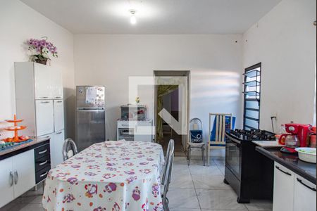 Casa à venda com 340m², 4 quartos e 1 vagaCozinha