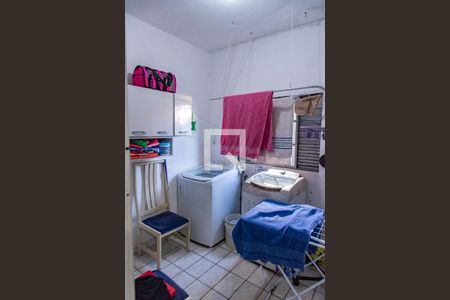 Casa à venda com 340m², 4 quartos e 1 vagaLavanderia