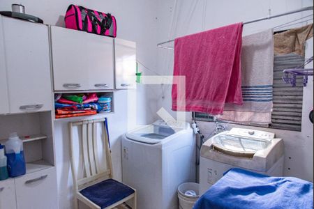 Casa à venda com 340m², 4 quartos e 1 vagaLavanderia