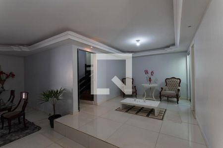 Sala de casa para alugar com 3 quartos, 230m² em Jardim Goiás, Goiânia