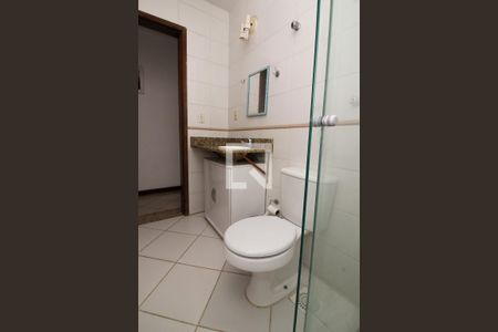 Casa de condomínio à venda com 130m², 4 quartos e 2 vagasBanheiro Social