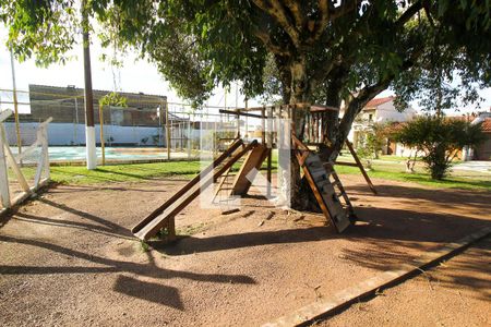 Casa de condomínio à venda com 130m², 4 quartos e 2 vagasÁrea Comum - Playground