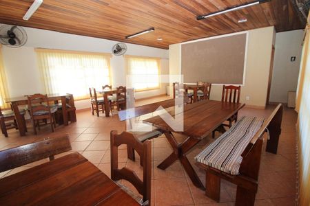 Casa de condomínio à venda com 130m², 4 quartos e 2 vagasÁrea comum - Salão de festas