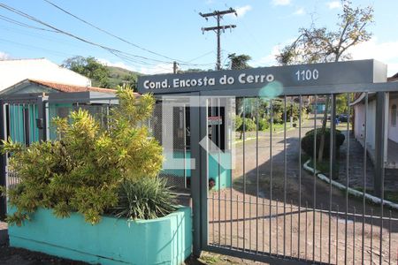 Casa de condomínio à venda com 130m², 4 quartos e 2 vagasFachada e portaria