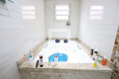 Casa à venda com 152m², 3 quartos e 2 vagasSuíte Banheiro