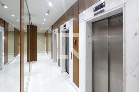 Apartamento para alugar com 82m², 3 quartos e 2 vagas Apartamento para alugar com 82m², 3 quartos e 2 vagasHall social