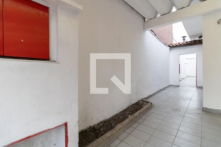 Casa à venda com 189m², 3 quartos e 4 vagasCorredor Lateral