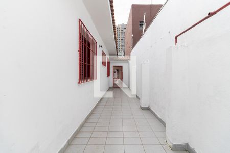 Casa à venda com 189m², 3 quartos e 4 vagasCorredor Lateral