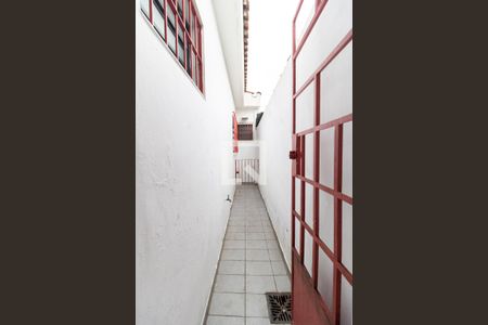 Casa à venda com 189m², 3 quartos e 4 vagasCorredor lateral