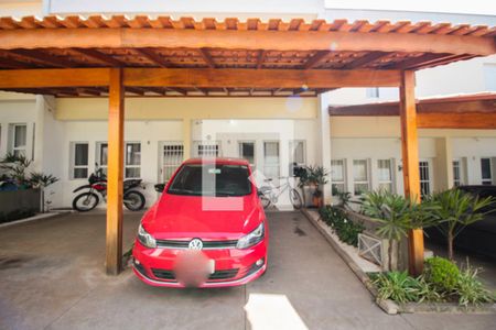 Casa de condomínio à venda com 64m², 2 quartos e 1 vagaGaragem