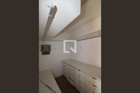Apartamento à venda com 287m², 3 quartos e 3 vagasCloset