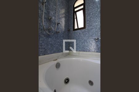 Apartamento à venda com 287m², 3 quartos e 3 vagasBanheiro da Suíte 1